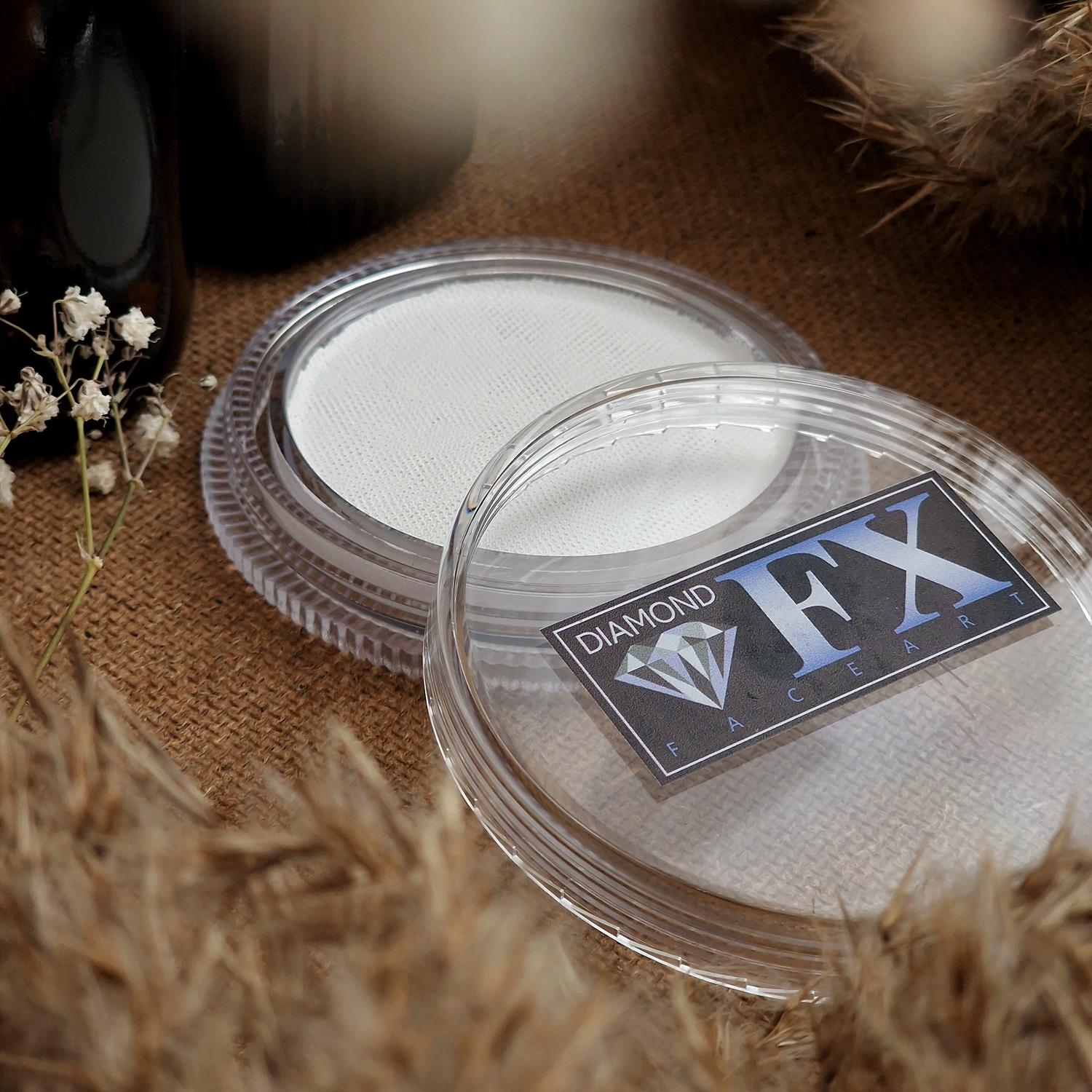 Alb-mat-Diamond-fx-pictura-pe-fata-si-corp
