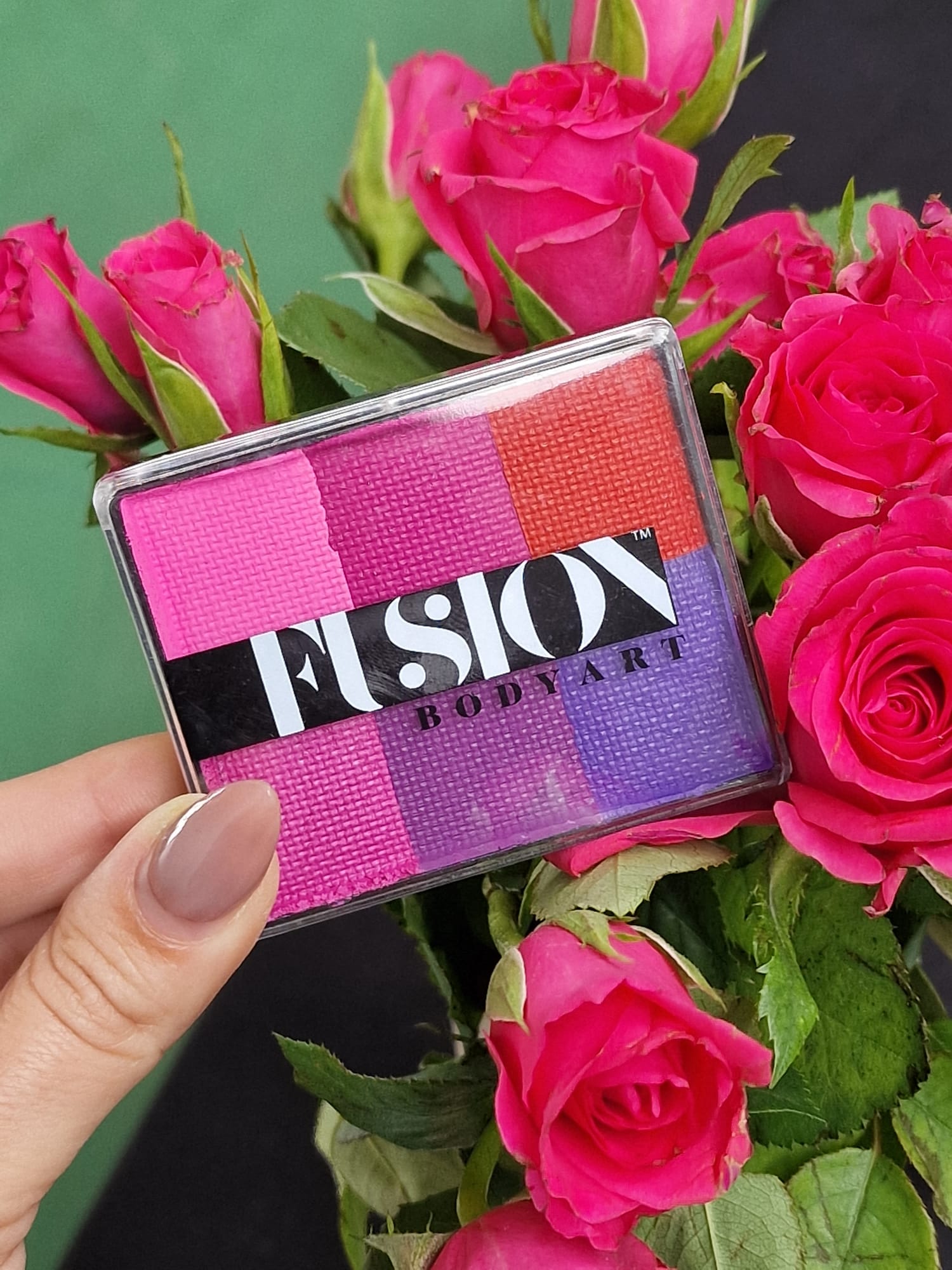 Paleta-pentru-buze-Fusion-Candy-Rainbow-Cake-